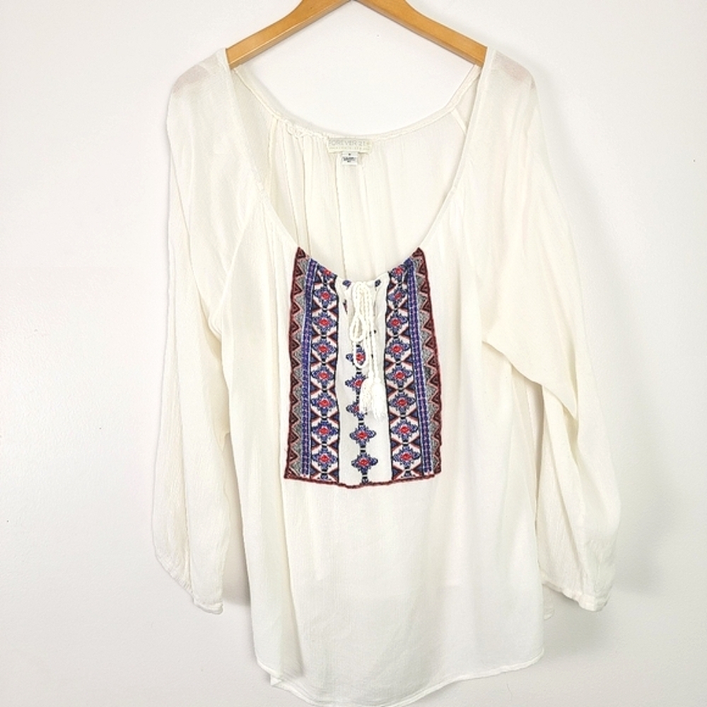 Forever 21 Plus 1X Boho White Blue Red Embellished 3/4 Sleeve Blouse Rayon - Picture 3 of 9